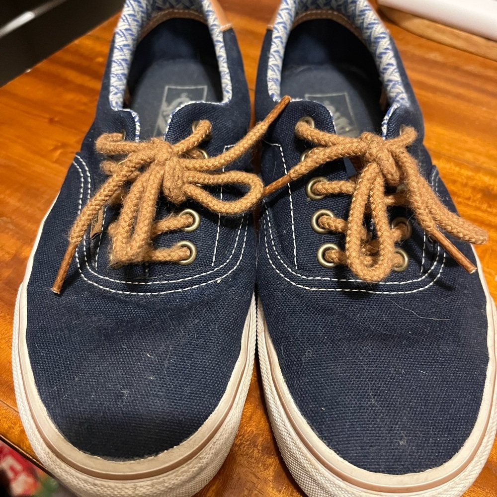 8.5W 7M Vans Navy Blue Sneakers with Brown Laces